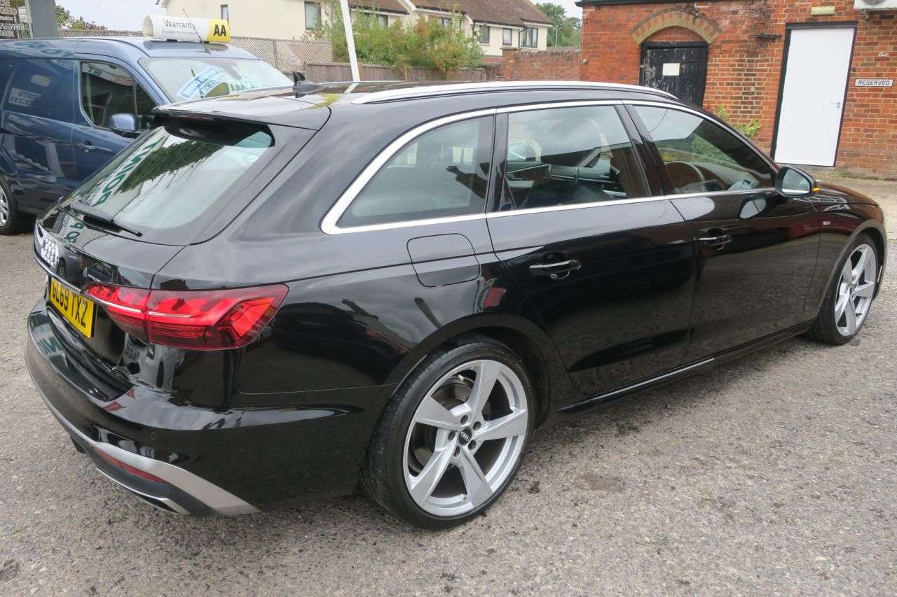 A 2019 AUDI A4 AVANT 2.0 TFSI 40 S line Estate 5dr Petrol S Tronic Euro 6 (s/s) (190 ps) HUGE SP A 2019 AUDI A4 AVANT 2.0 TFSI 40 S line Estate 5dr Petrol S Tronic Euro 6 (s/s) (190 ps) HUGE SP