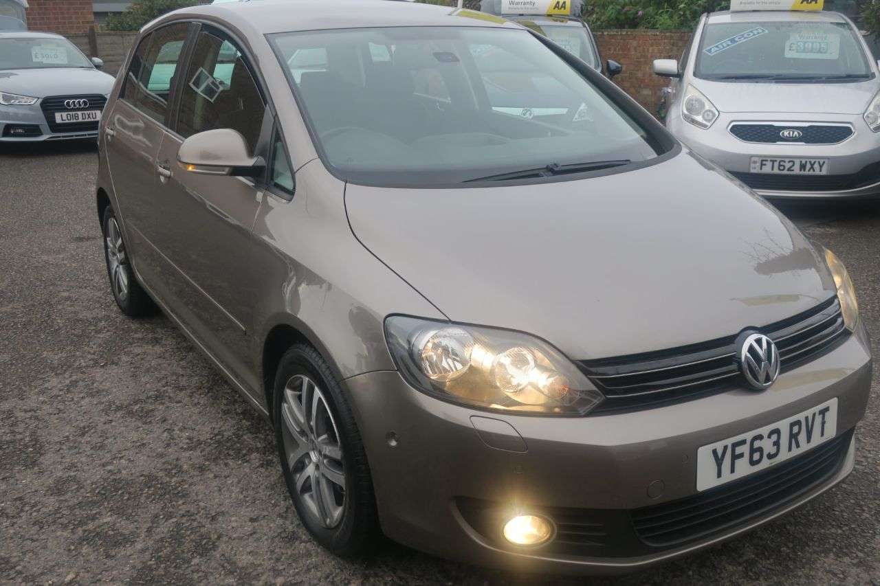 A 2013 VOLKSWAGEN GOLF PLUS 1.6 TDI SE Hatchback 5dr Diesel Manual Euro 5 (105 ps) SERVICE HISTORY ( In A 2013 VOLKSWAGEN GOLF PLUS 1.6 TDI SE Hatchback 5dr Diesel Manual Euro 5 (105 ps) SERVICE HISTORY ( In