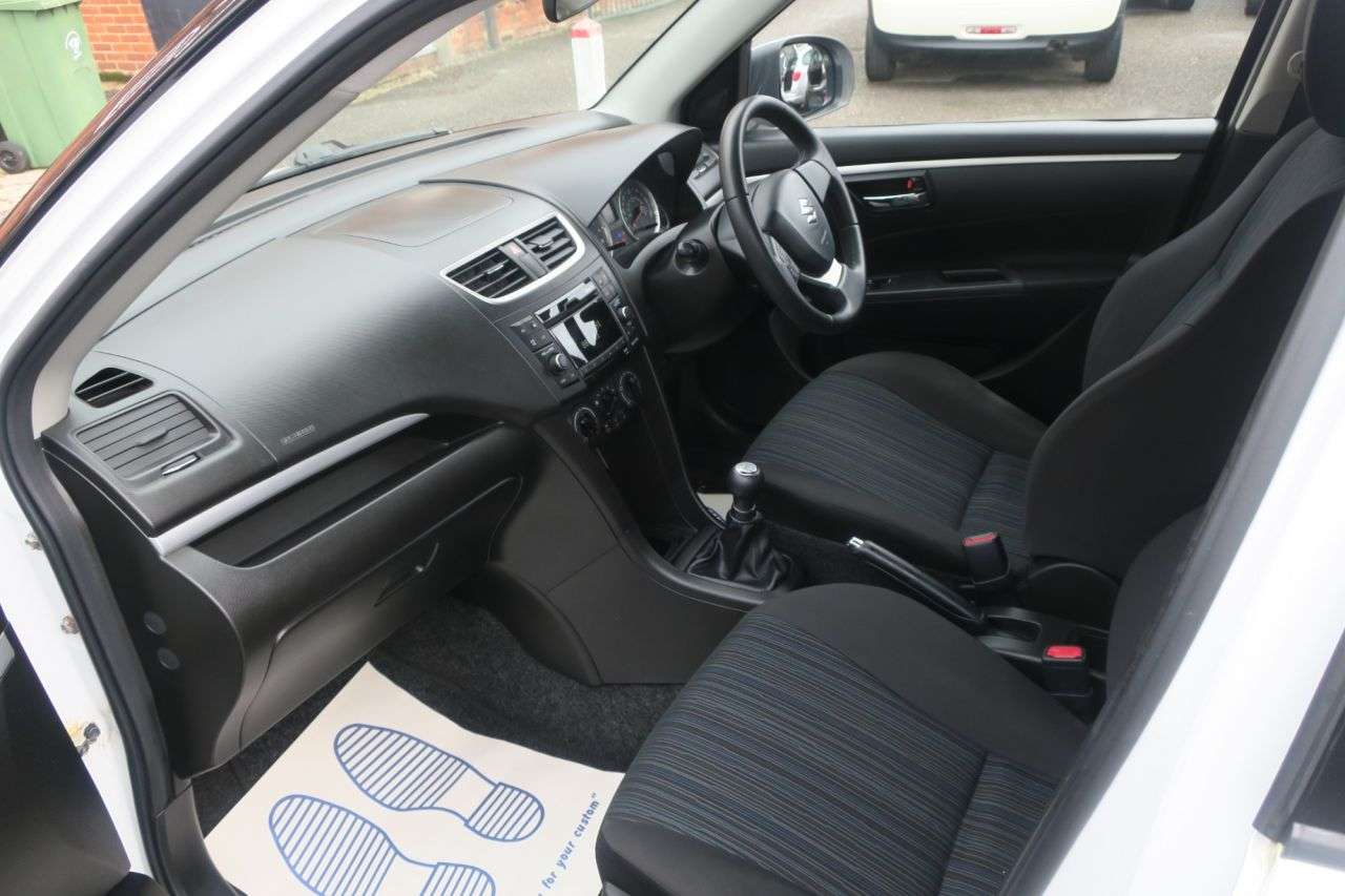 2014 SUZUKI SWIFT 2014 SUZUKI SWIFT