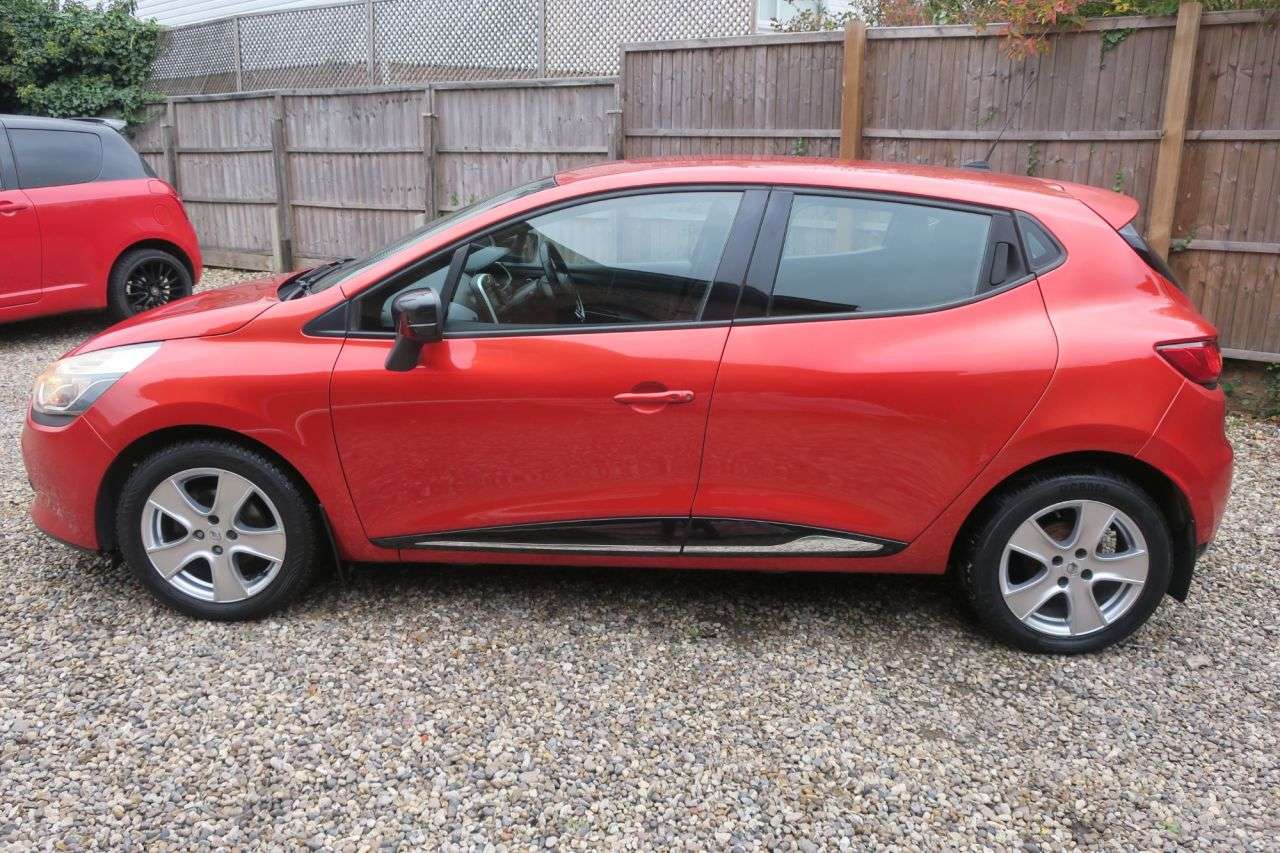 A 2013 RENAULT CLIO 1.5 dCi Dynamique MediaNav Hatchback 5dr Diesel Manual Euro 5 (s/s) (90 ps) A 2013 RENAULT CLIO 1.5 dCi Dynamique MediaNav Hatchback 5dr Diesel Manual Euro 5 (s/s) (90 ps)