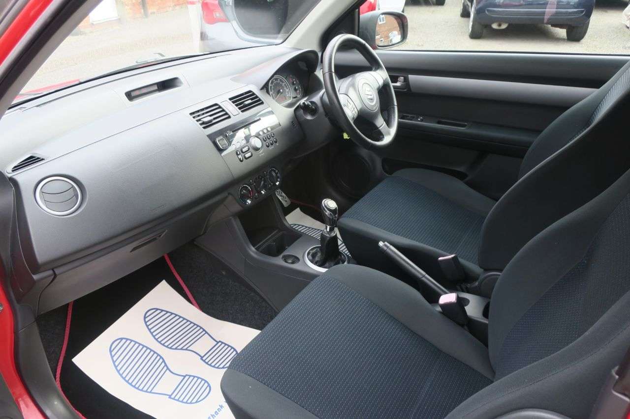 2011 SUZUKI SWIFT 2011 SUZUKI SWIFT