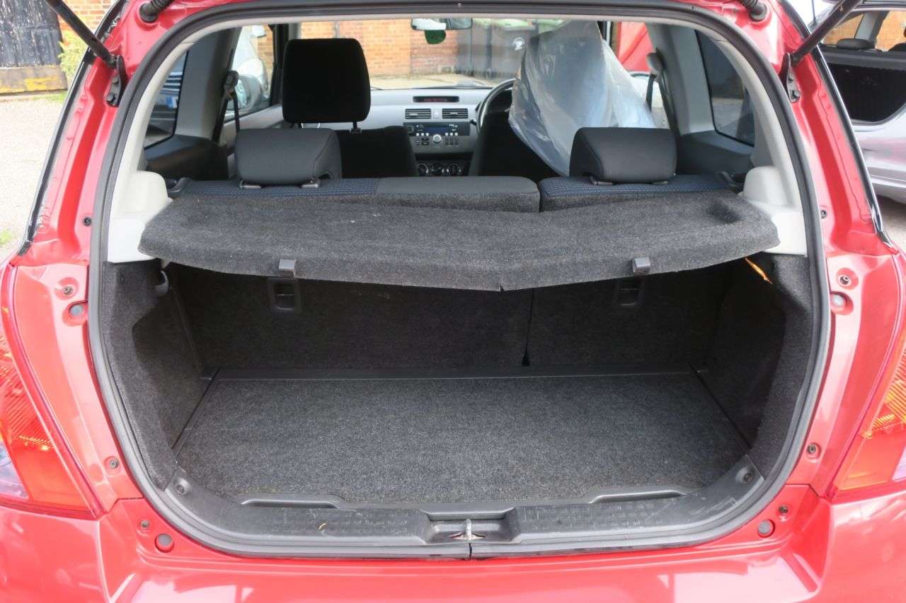 2011 SUZUKI SWIFT 2011 SUZUKI SWIFT