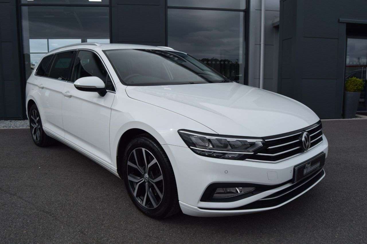 A 2019 VOLKSWAGEN PASSAT 1.6 TDI SEL Estate 5dr Diesel DSG Euro 6 (s/s) (120 ps) A 2019 VOLKSWAGEN PASSAT 1.6 TDI SEL Estate 5dr Diesel DSG Euro 6 (s/s) (120 ps)