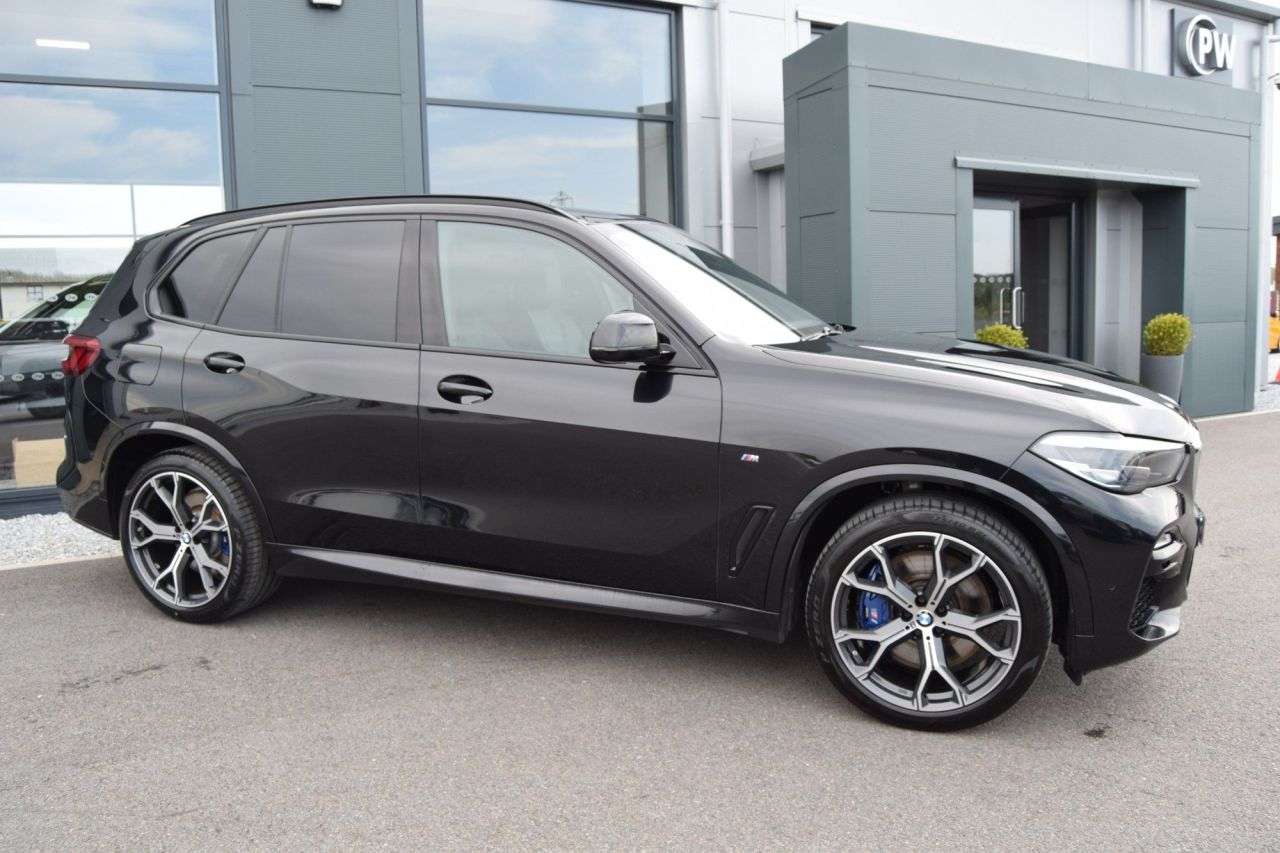 A 2019 BMW X5 3.0 30d M Sport SUV 5dr Diesel Auto xDrive Euro 6 (s/s) (265 ps) A 2019 BMW X5 3.0 30d M Sport SUV 5dr Diesel Auto xDrive Euro 6 (s/s) (265 ps)