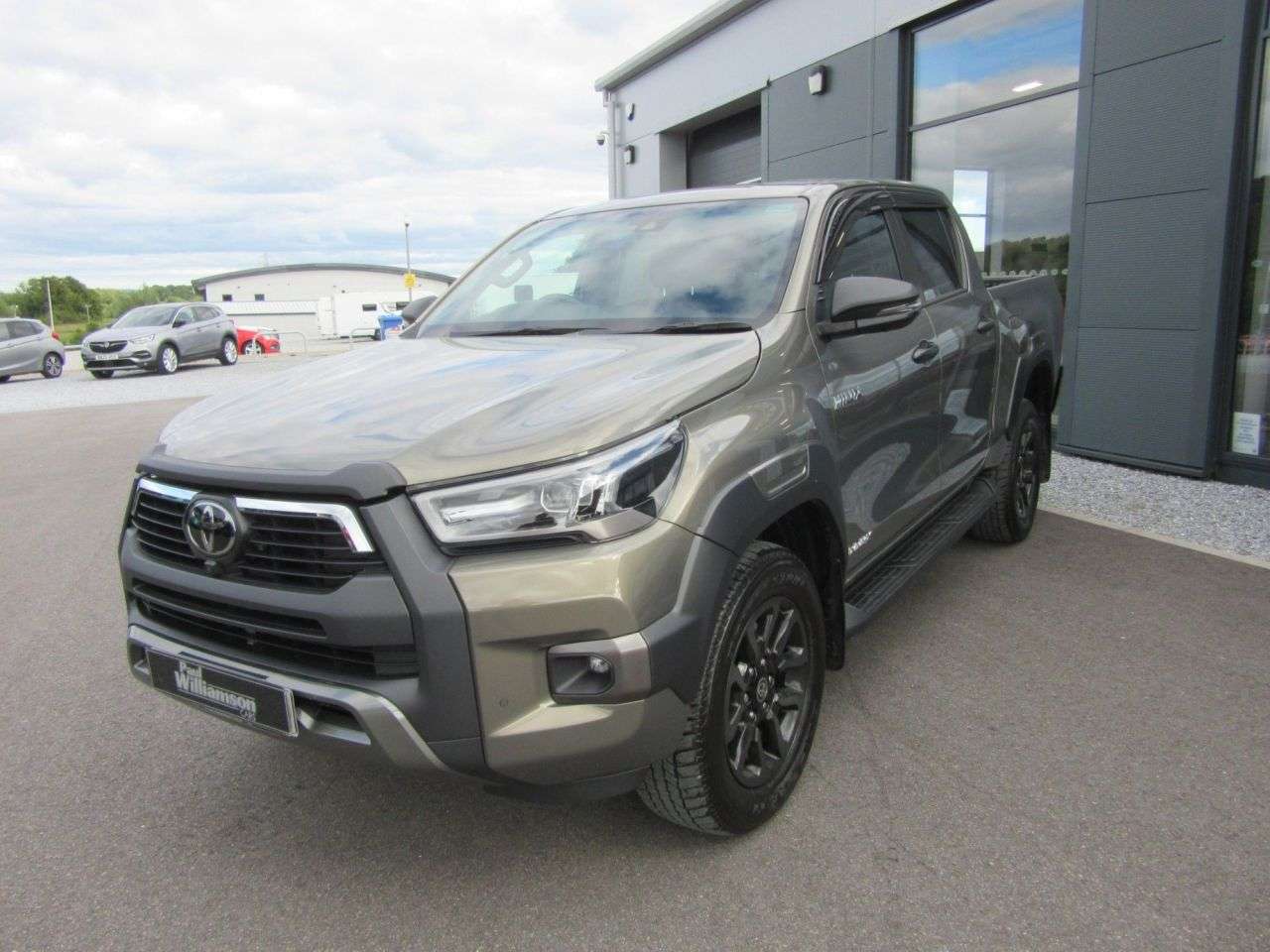 A 2024 TOYOTA HI-LUX 2.8 D-4D Invincible X Pickup Double Cab 4dr Diesel Auto 4WD Euro 6 (s/s) (2 A 2024 TOYOTA HI-LUX 2.8 D-4D Invincible X Pickup Double Cab 4dr Diesel Auto 4WD Euro 6 (s/s) (2