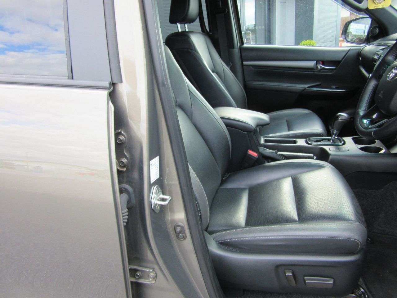 2024 TOYOTA HI-LUX 2024 TOYOTA HI-LUX