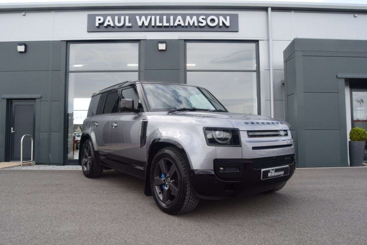 A 2016 LAND ROVER DEFENDER 3.0 D300 MHEV X-Dynamic HSE Hard Top SUV 5dr Diesel Auto 4WD MWB Euro 6 (s/ A 2016 LAND ROVER DEFENDER 3.0 D300 MHEV X-Dynamic HSE Hard Top SUV 5dr Diesel Auto 4WD MWB Euro 6 (s/