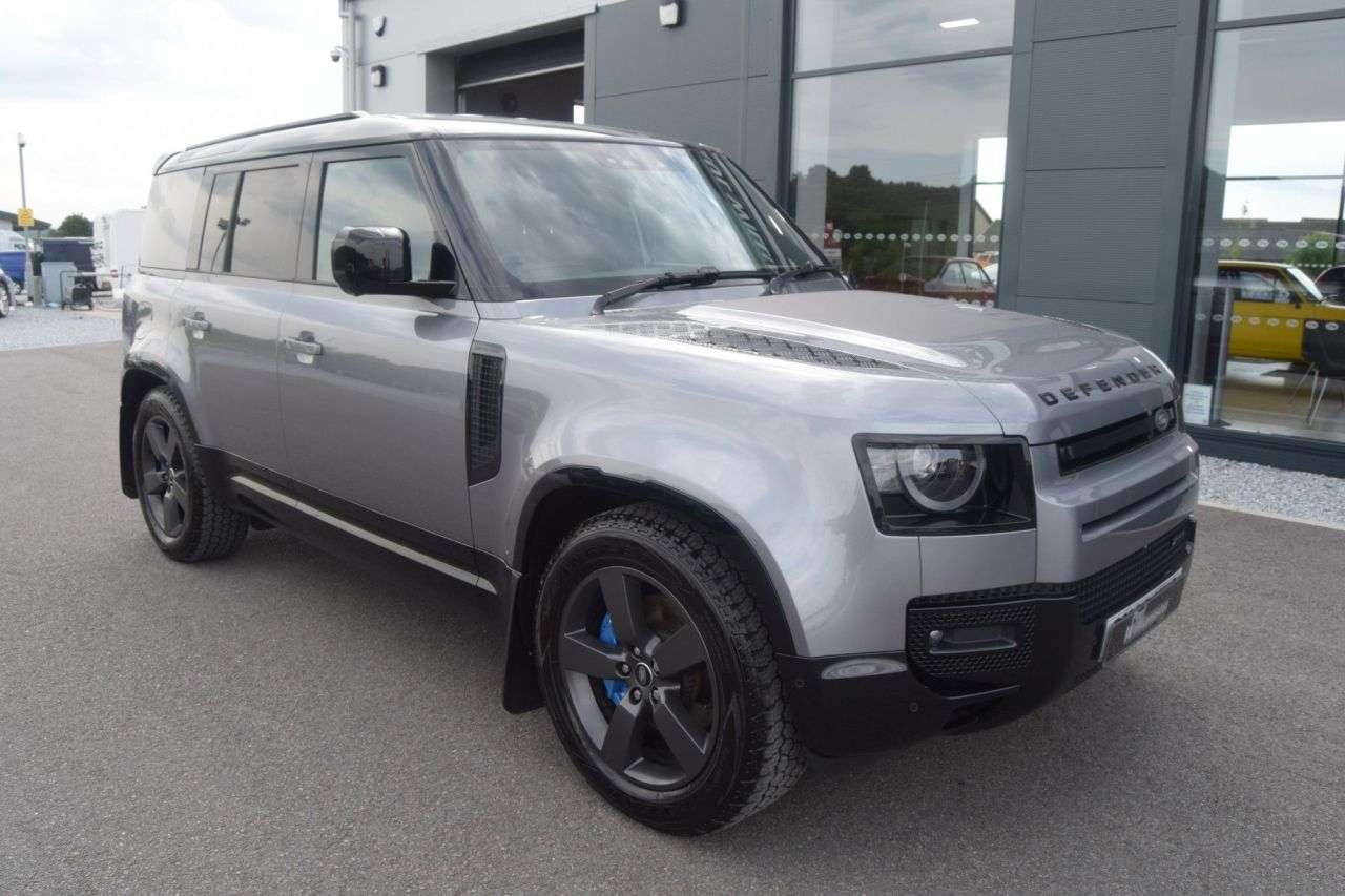 A 2016 LAND ROVER DEFENDER 3.0 D300 MHEV X-Dynamic HSE Hard Top SUV 5dr Diesel Auto 4WD MWB Euro 6 (s/ A 2016 LAND ROVER DEFENDER 3.0 D300 MHEV X-Dynamic HSE Hard Top SUV 5dr Diesel Auto 4WD MWB Euro 6 (s/