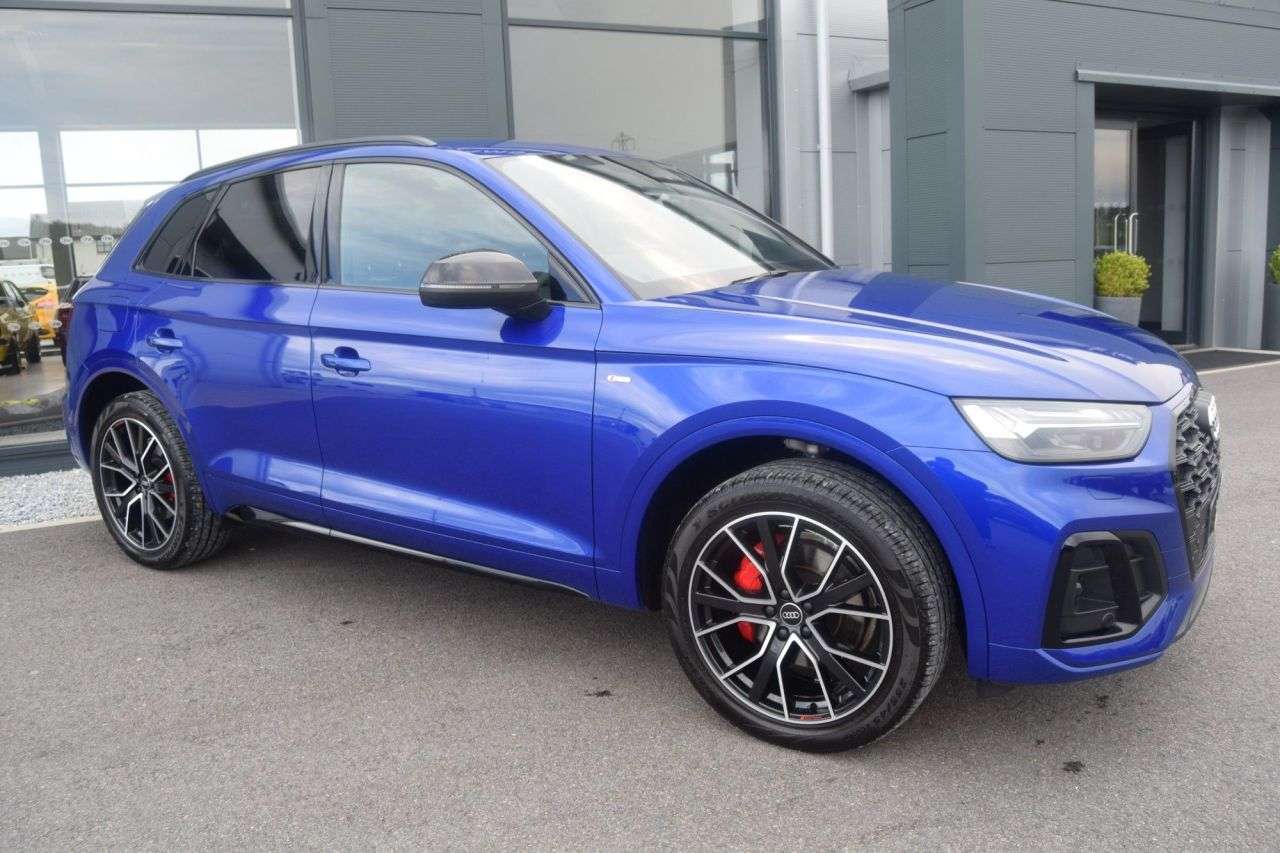 A 2022 AUDI Q5 2.0 TFSI 45 Edition 1 SUV 5dr Petrol S Tronic quattro Euro 6 (s/s) (265 ps) A 2022 AUDI Q5 2.0 TFSI 45 Edition 1 SUV 5dr Petrol S Tronic quattro Euro 6 (s/s) (265 ps)