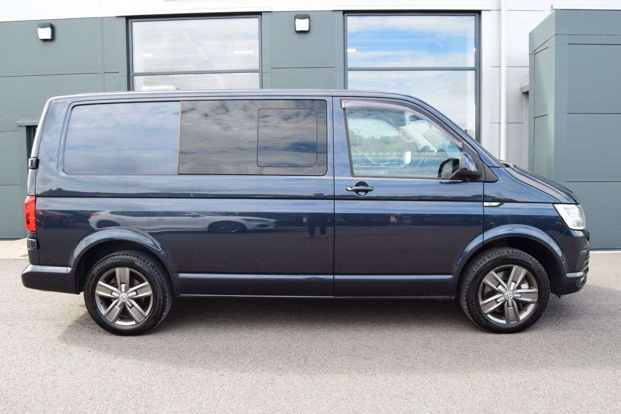 A 2017 VOLKSWAGEN TRANSPORTER 2L TDI KOMBI 150 BHP HIGHLINE 4 MOTION MOTORHOME A 2017 VOLKSWAGEN TRANSPORTER 2L TDI KOMBI 150 BHP HIGHLINE 4 MOTION MOTORHOME