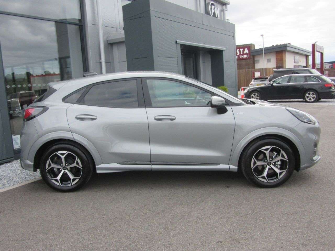 A 2025 FORD PUMA 1.0T EcoBoost MHEV ST-Line SUV 5dr Petrol Hybrid Manual Euro 6 (s/s) (125 p A 2025 FORD PUMA 1.0T EcoBoost MHEV ST-Line SUV 5dr Petrol Hybrid Manual Euro 6 (s/s) (125 p