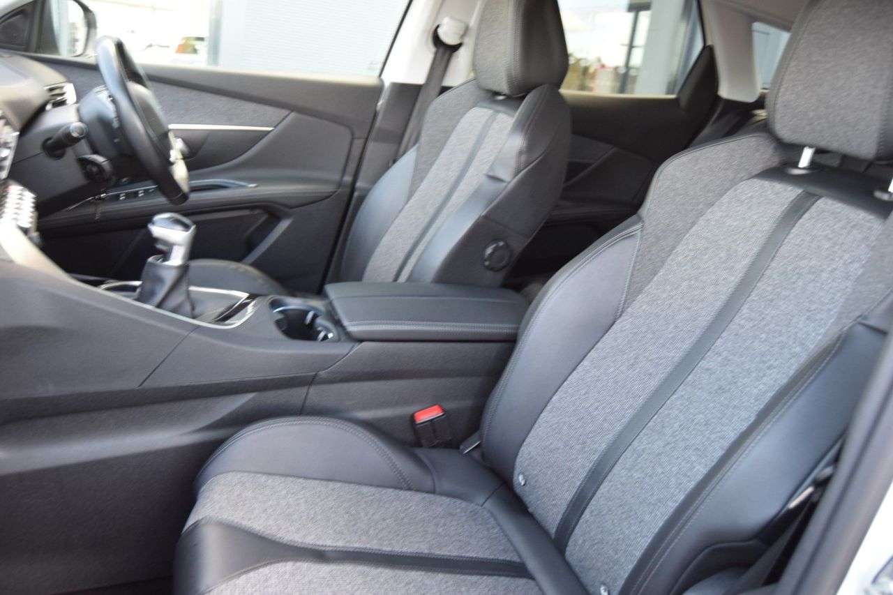 2019 PEUGEOT 3008 2019 PEUGEOT 3008