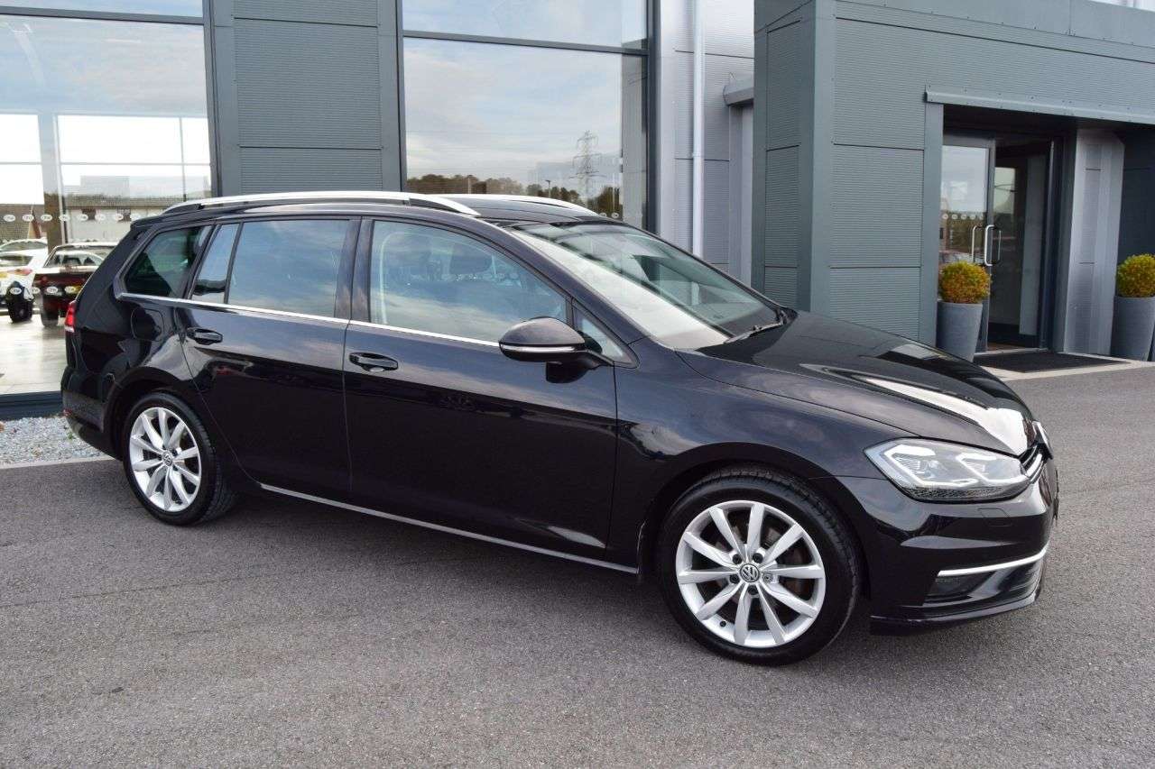 A 2020 VOLKSWAGEN GOLF 2.0 TDI GT Edition Estate 5dr Diesel DSG Euro 6 (s/s) (150 ps) A 2020 VOLKSWAGEN GOLF 2.0 TDI GT Edition Estate 5dr Diesel DSG Euro 6 (s/s) (150 ps)