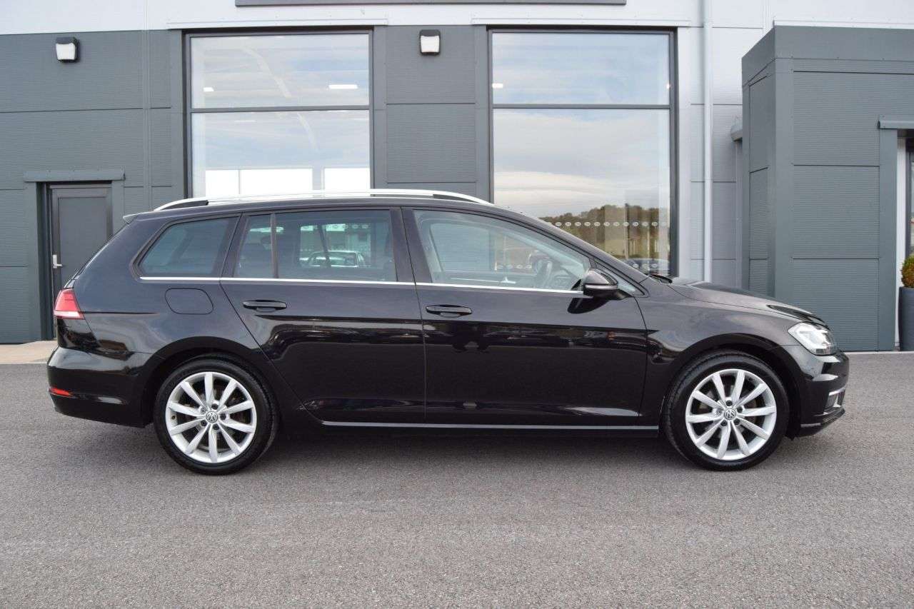 A 2020 VOLKSWAGEN GOLF 2.0 TDI GT Edition Estate 5dr Diesel DSG Euro 6 (s/s) (150 ps) A 2020 VOLKSWAGEN GOLF 2.0 TDI GT Edition Estate 5dr Diesel DSG Euro 6 (s/s) (150 ps)