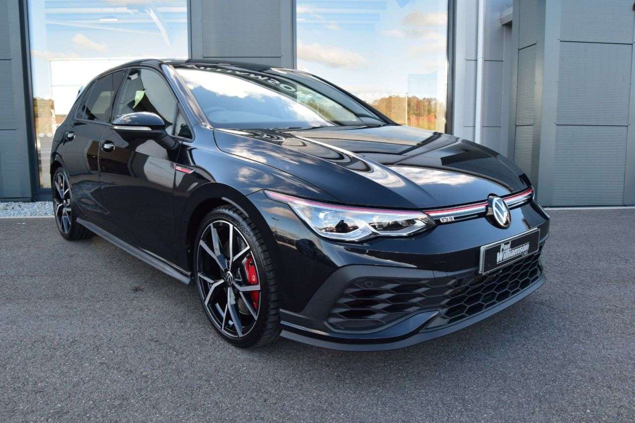 A 2023 VOLKSWAGEN GOLF 2.0 TSI GTI Clubsport Hatchback 5dr Petrol DSG Euro 6 (s/s) (300 ps) A 2023 VOLKSWAGEN GOLF 2.0 TSI GTI Clubsport Hatchback 5dr Petrol DSG Euro 6 (s/s) (300 ps)