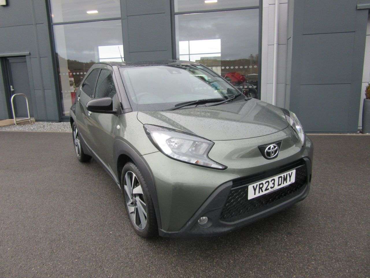 A 2023 TOYOTA AYGO X 1.0 VVT-i Edge Hatchback 5dr Petrol Manual Euro 6 (s/s) (72 ps) A 2023 TOYOTA AYGO X 1.0 VVT-i Edge Hatchback 5dr Petrol Manual Euro 6 (s/s) (72 ps)