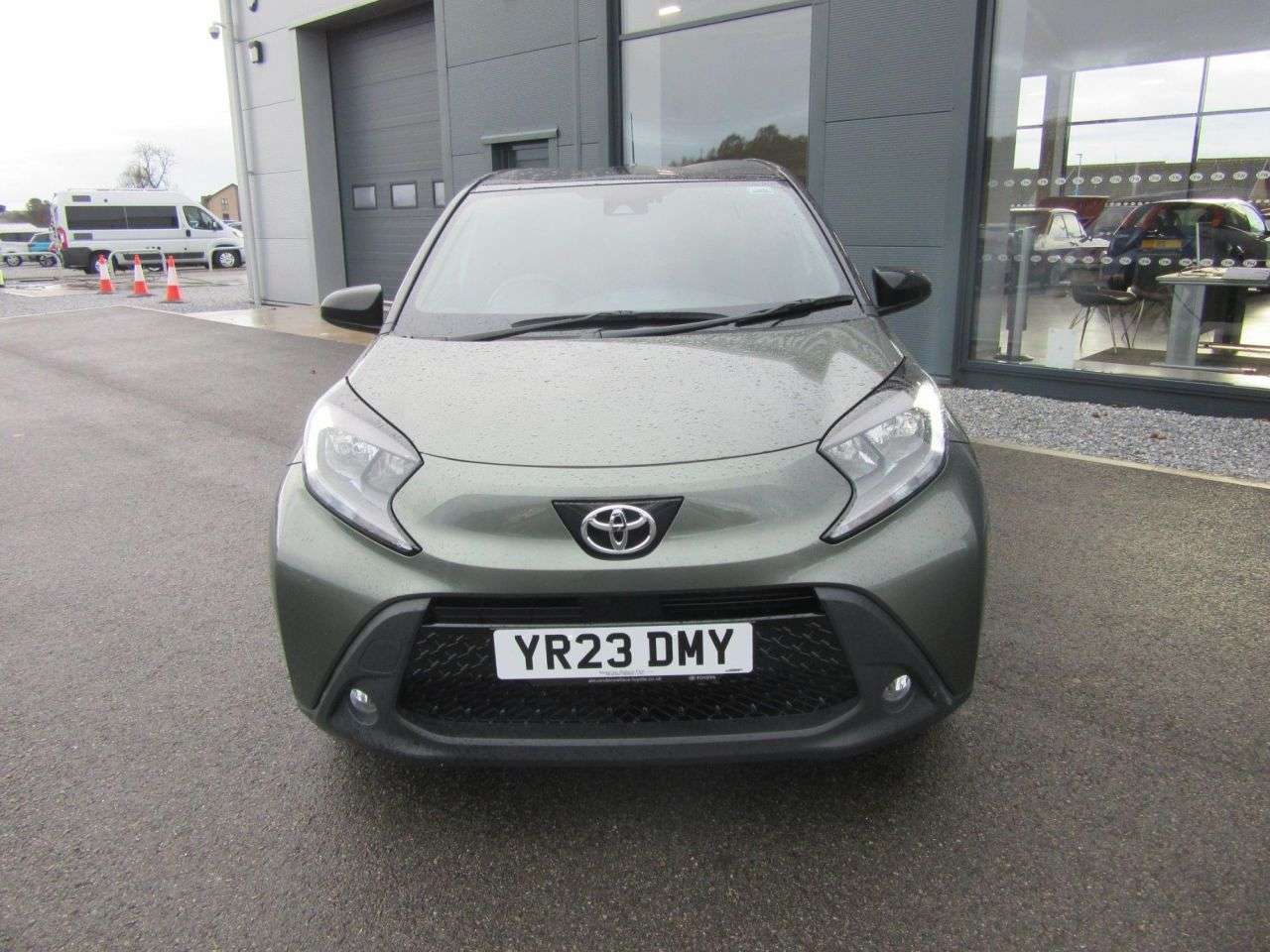 A 2023 TOYOTA AYGO X 1.0 VVT-i Edge Hatchback 5dr Petrol Manual Euro 6 (s/s) (72 ps) A 2023 TOYOTA AYGO X 1.0 VVT-i Edge Hatchback 5dr Petrol Manual Euro 6 (s/s) (72 ps)