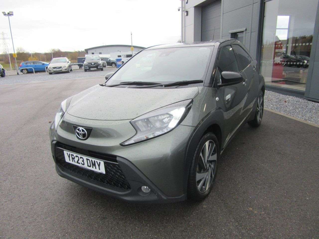 A 2023 TOYOTA AYGO X 1.0 VVT-i Edge Hatchback 5dr Petrol Manual Euro 6 (s/s) (72 ps) A 2023 TOYOTA AYGO X 1.0 VVT-i Edge Hatchback 5dr Petrol Manual Euro 6 (s/s) (72 ps)