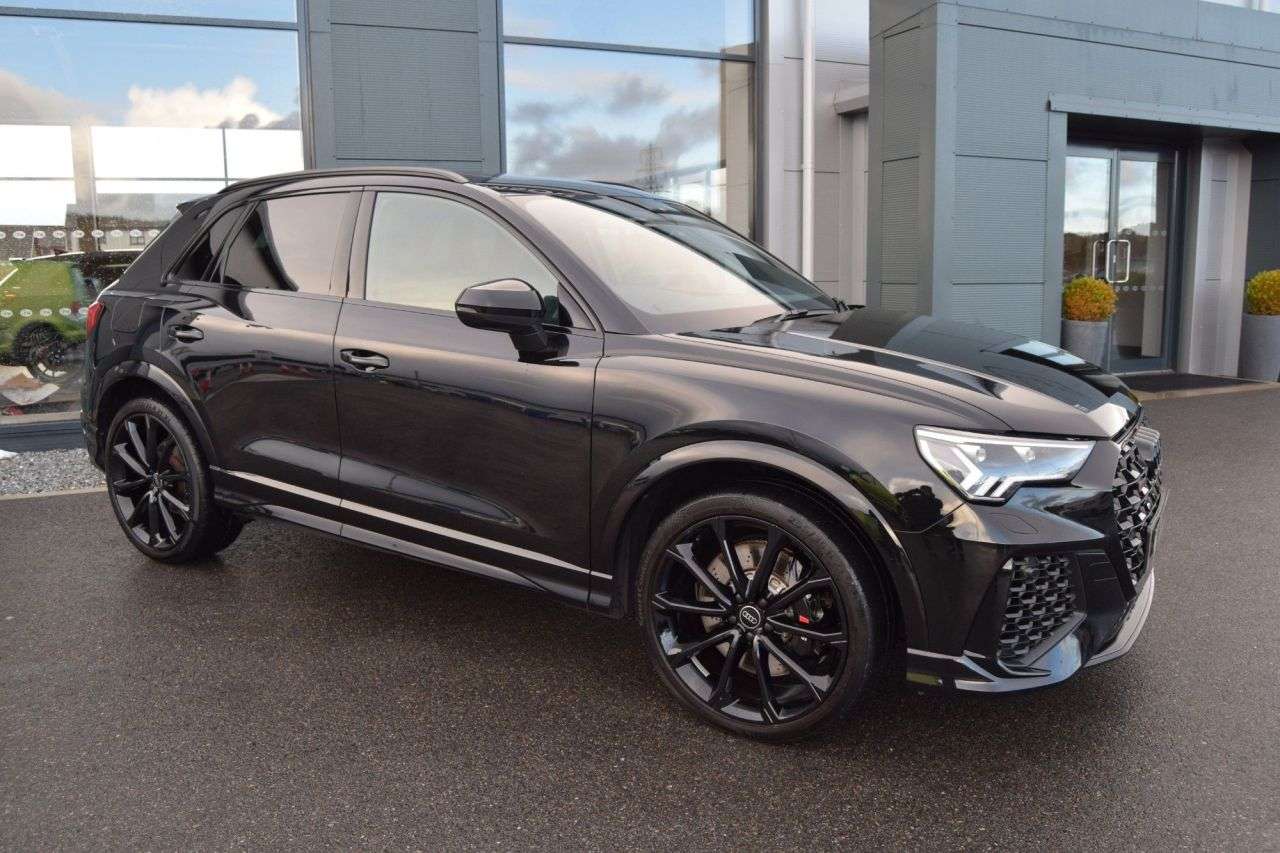 null AUDI RS Q3 null AUDI RS Q3