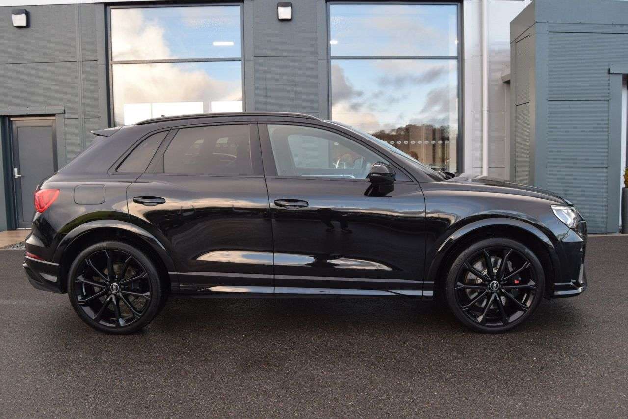 null AUDI RS Q3 null AUDI RS Q3