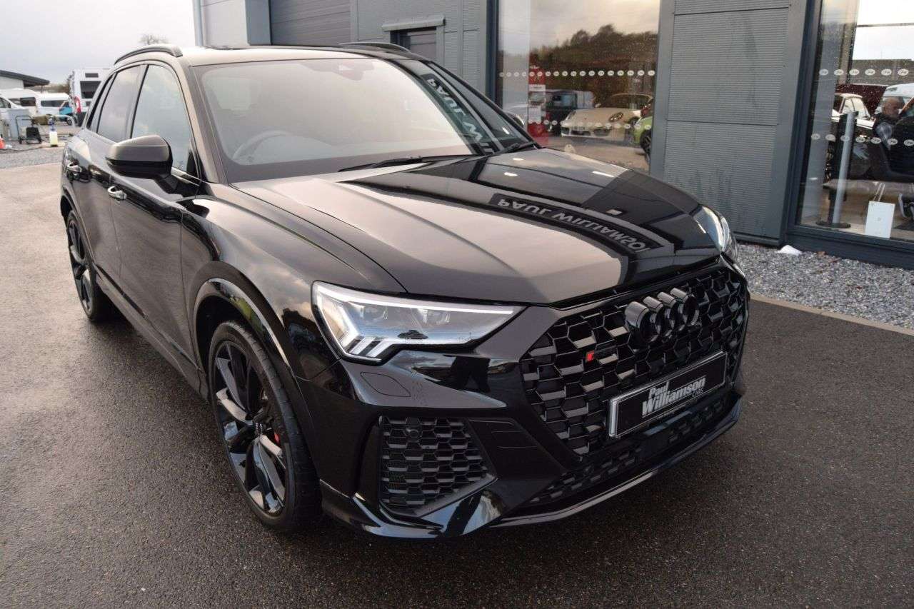 null AUDI RS Q3 null AUDI RS Q3