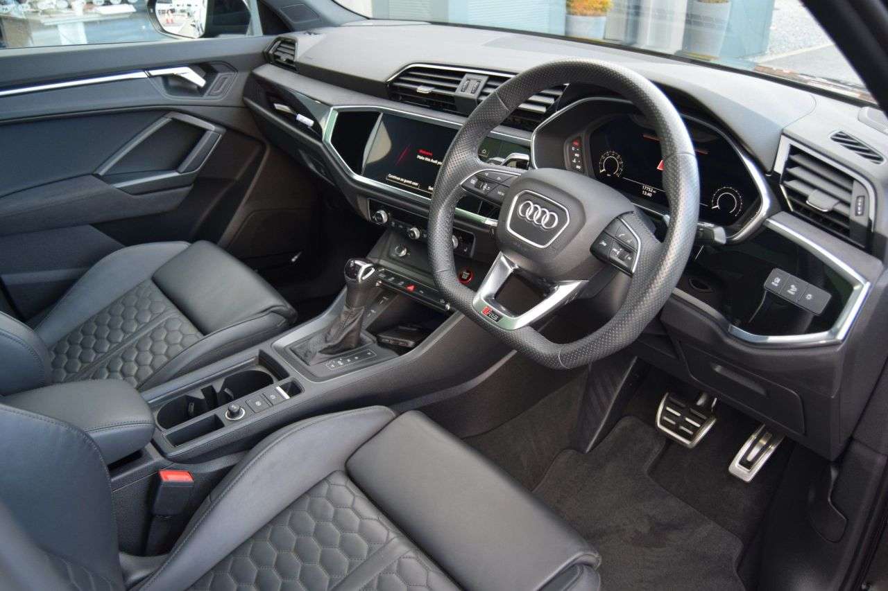 null AUDI RS Q3 null AUDI RS Q3