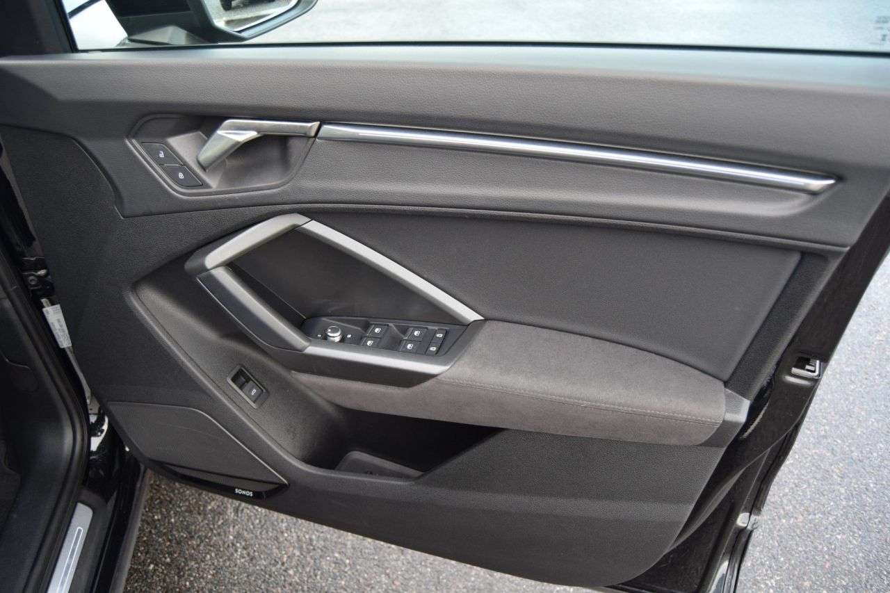 null AUDI RS Q3 null AUDI RS Q3