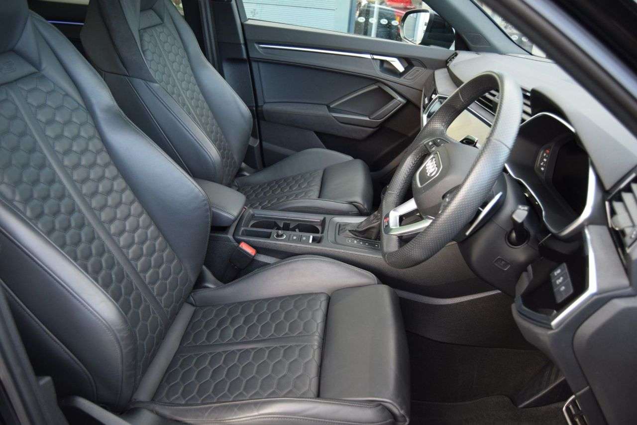 null AUDI RS Q3 null AUDI RS Q3