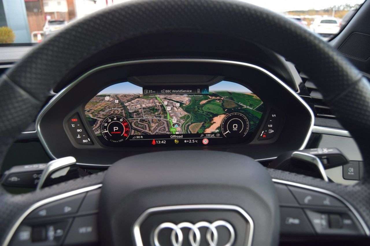 null AUDI RS Q3 null AUDI RS Q3