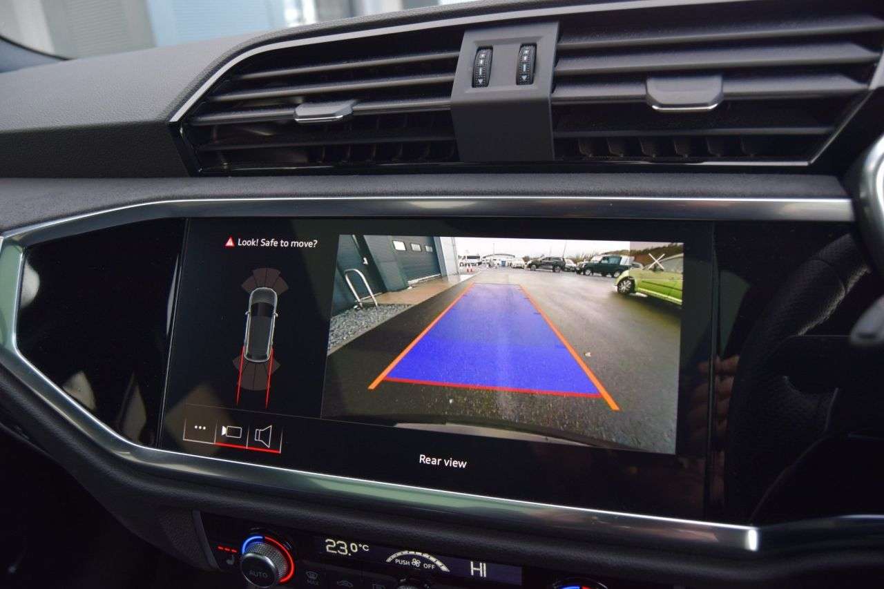 null AUDI RS Q3 null AUDI RS Q3