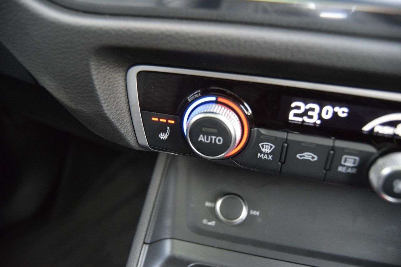 null AUDI RS Q3 null AUDI RS Q3