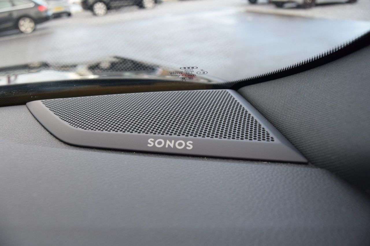 null AUDI RS Q3 null AUDI RS Q3