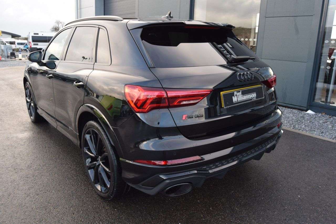 null AUDI RS Q3 null AUDI RS Q3