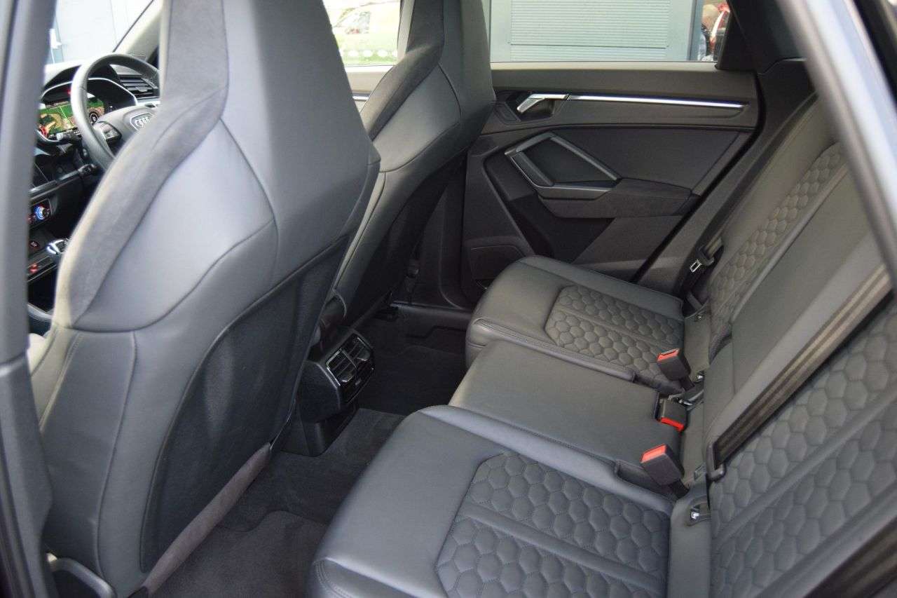 null AUDI RS Q3 null AUDI RS Q3