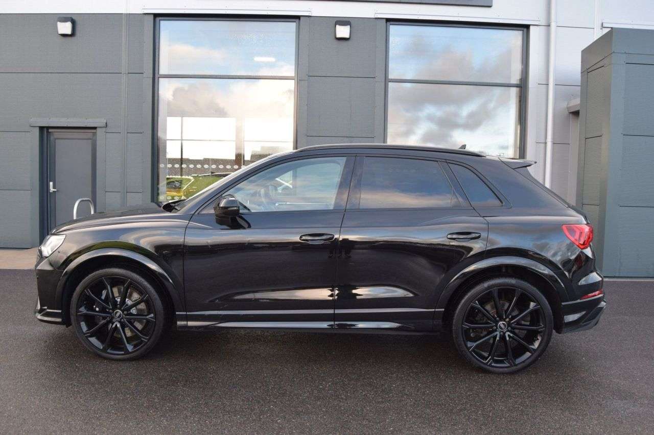 null AUDI RS Q3 null AUDI RS Q3