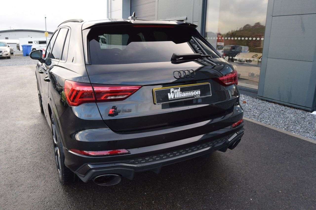 null AUDI RS Q3 null AUDI RS Q3