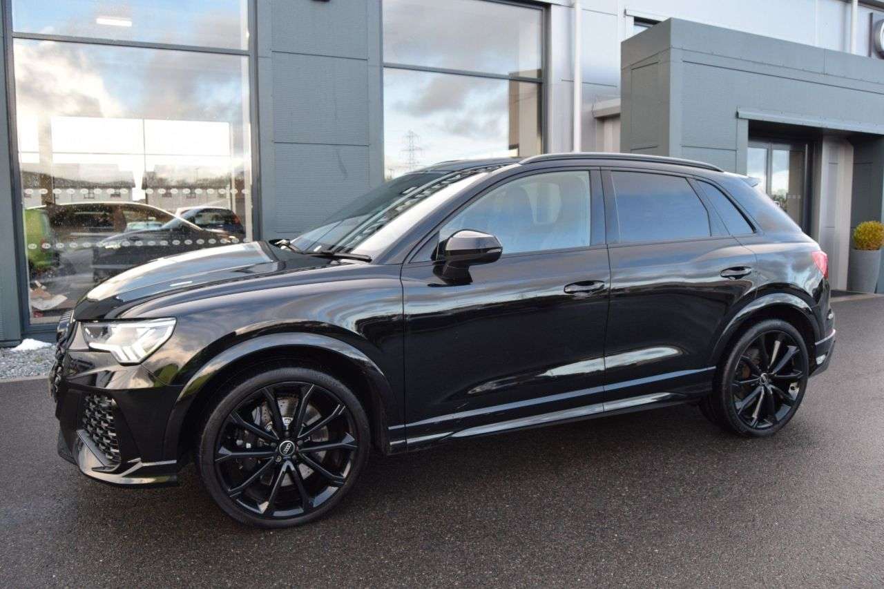 null AUDI RS Q3 null AUDI RS Q3