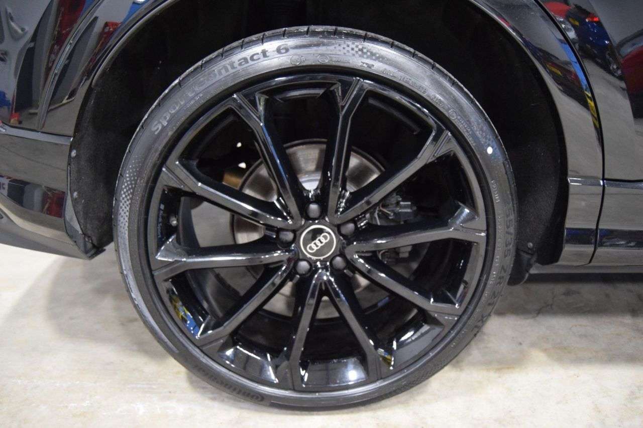 null AUDI RS Q3 null AUDI RS Q3