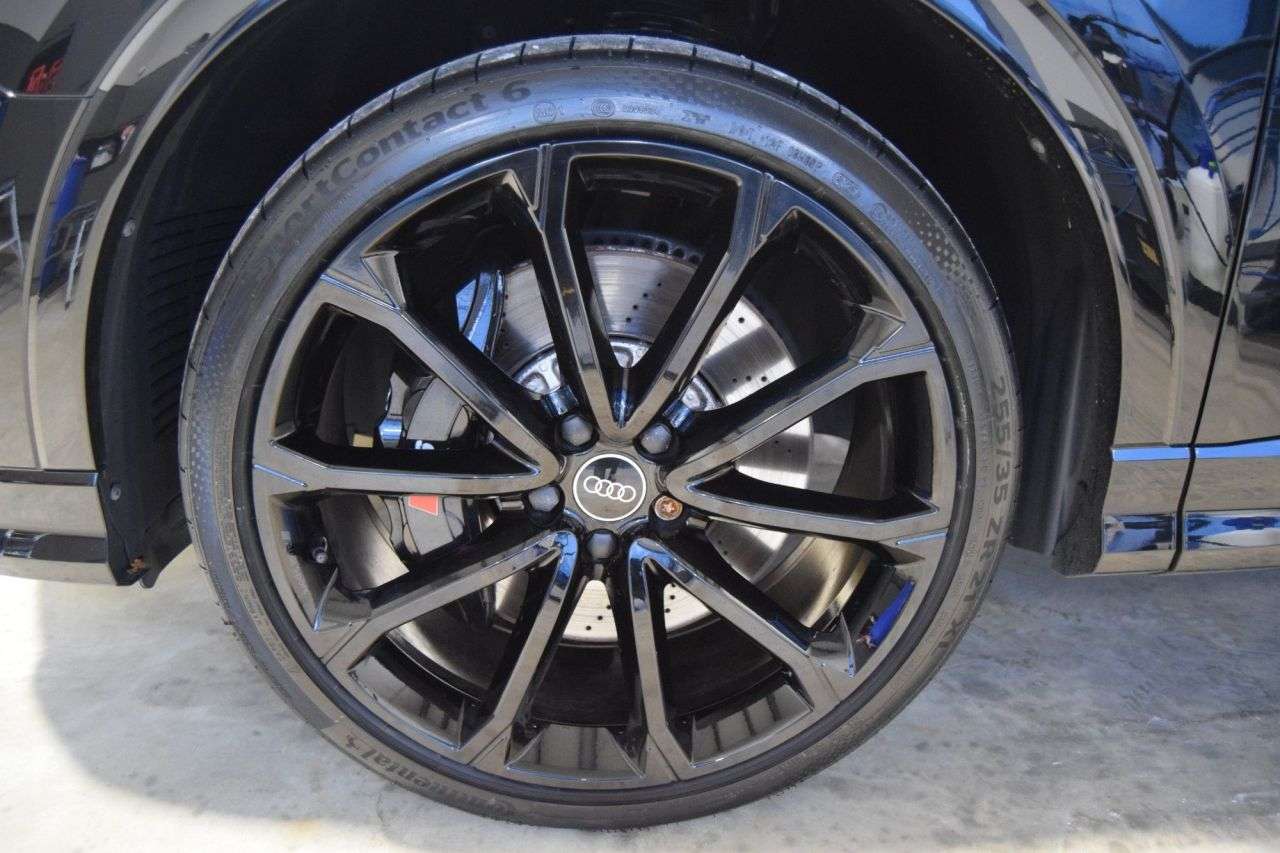 null AUDI RS Q3 null AUDI RS Q3