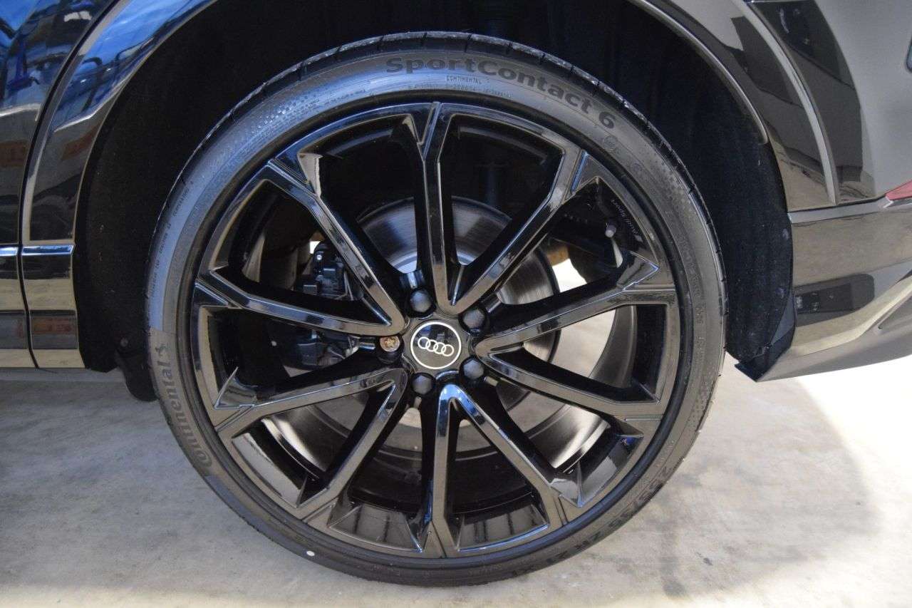 null AUDI RS Q3 null AUDI RS Q3