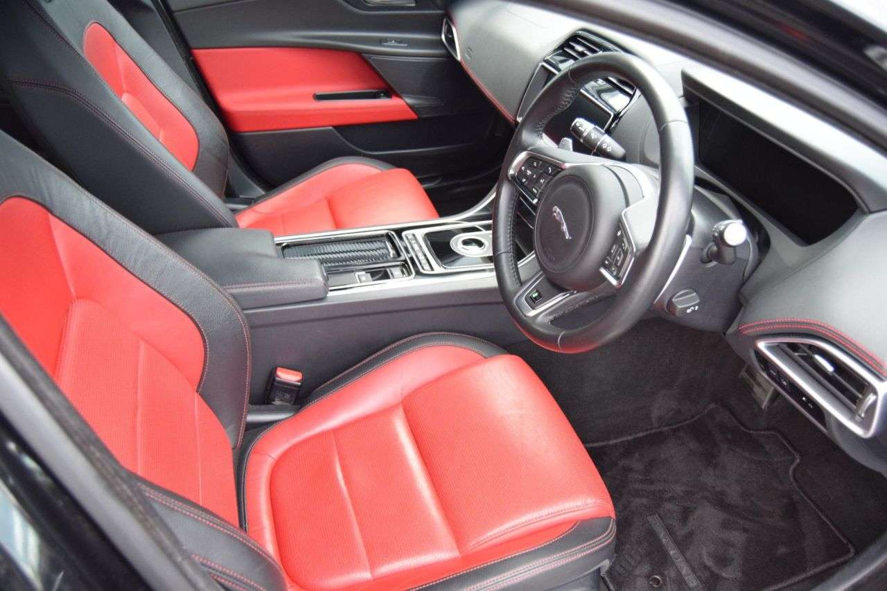 2021 JAGUAR XE 2021 JAGUAR XE