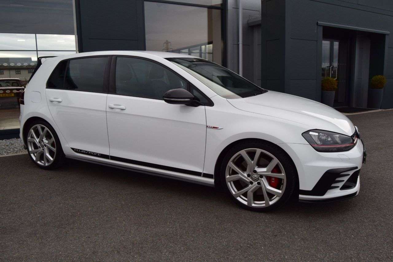 A 2016 VOLKSWAGEN GOLF 2.0 TSI BlueMotion Tech GTI Clubsport 40 Hatchback 5dr Petrol DSG Euro 6 (s A 2016 VOLKSWAGEN GOLF 2.0 TSI BlueMotion Tech GTI Clubsport 40 Hatchback 5dr Petrol DSG Euro 6 (s