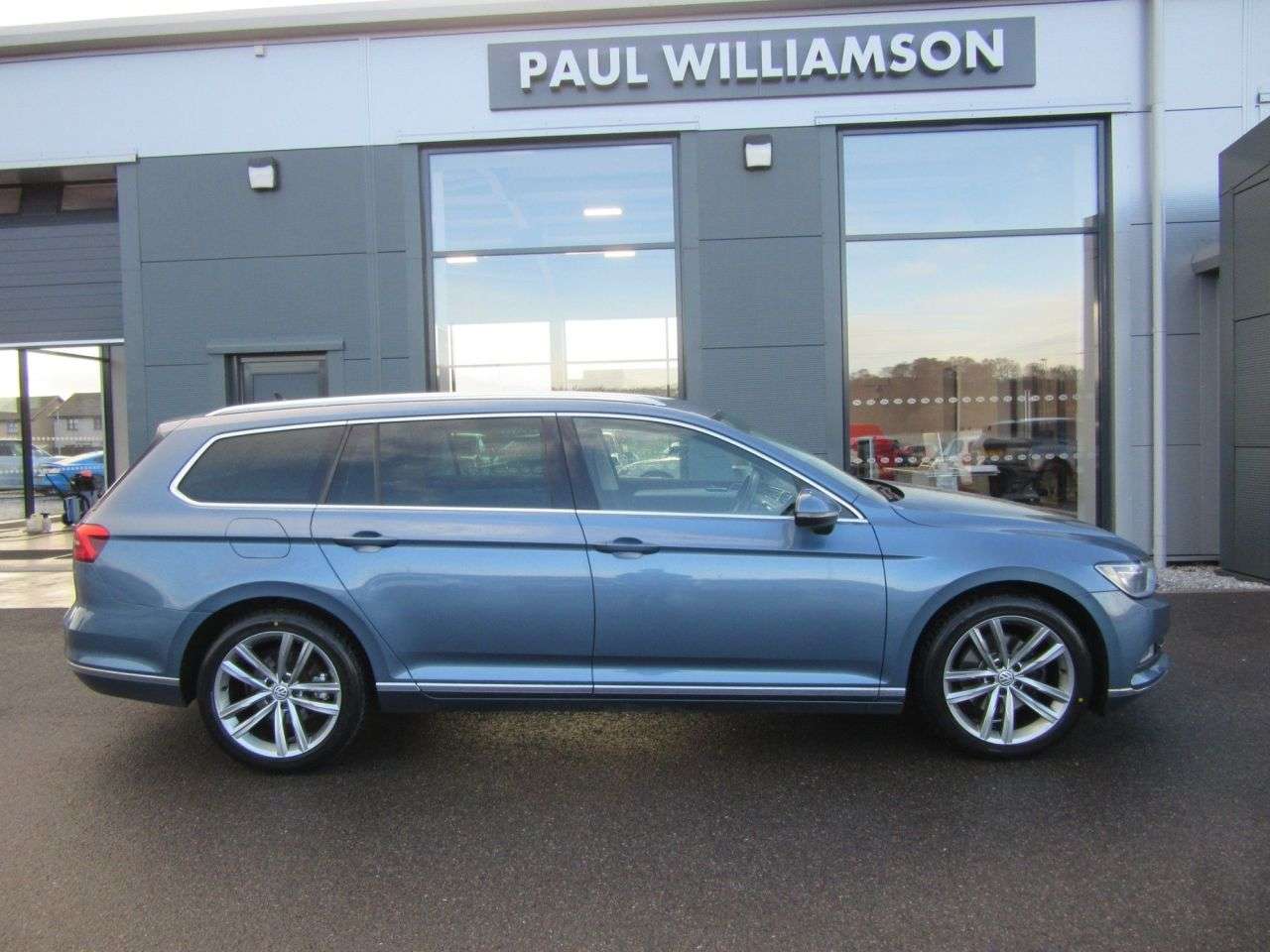 A 2016 VOLKSWAGEN PASSAT 2.0 TDI BlueMotion Tech GT Estate 5dr Diesel DSG Euro 6 (s/s) (150 ps) A 2016 VOLKSWAGEN PASSAT 2.0 TDI BlueMotion Tech GT Estate 5dr Diesel DSG Euro 6 (s/s) (150 ps)