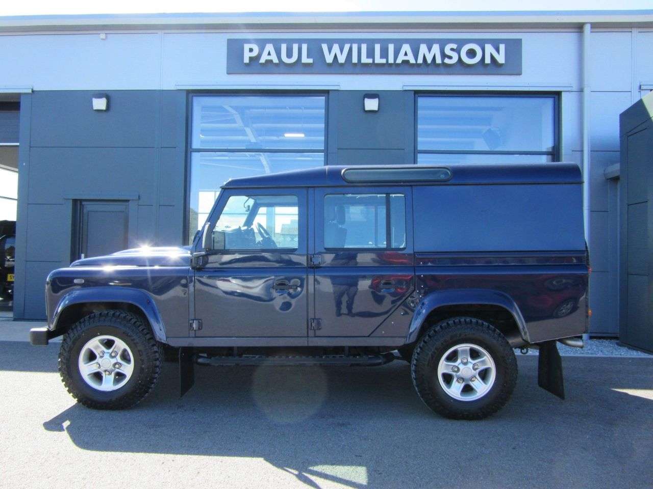 A 2014 LAND ROVER DEFENDER 2.2 TDCi XS Utility Wagon Double Cab 5dr Diesel Manual 4WD MWB Euro 5 (122 A 2014 LAND ROVER DEFENDER 2.2 TDCi XS Utility Wagon Double Cab 5dr Diesel Manual 4WD MWB Euro 5 (122