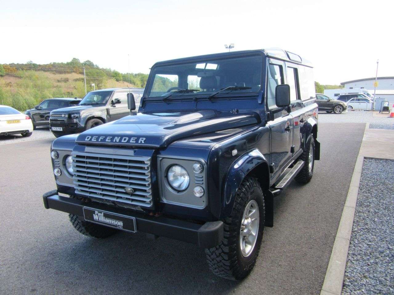 A 2014 LAND ROVER DEFENDER 2.2 TDCi XS Utility Wagon Double Cab 5dr Diesel Manual 4WD MWB Euro 5 (122 A 2014 LAND ROVER DEFENDER 2.2 TDCi XS Utility Wagon Double Cab 5dr Diesel Manual 4WD MWB Euro 5 (122