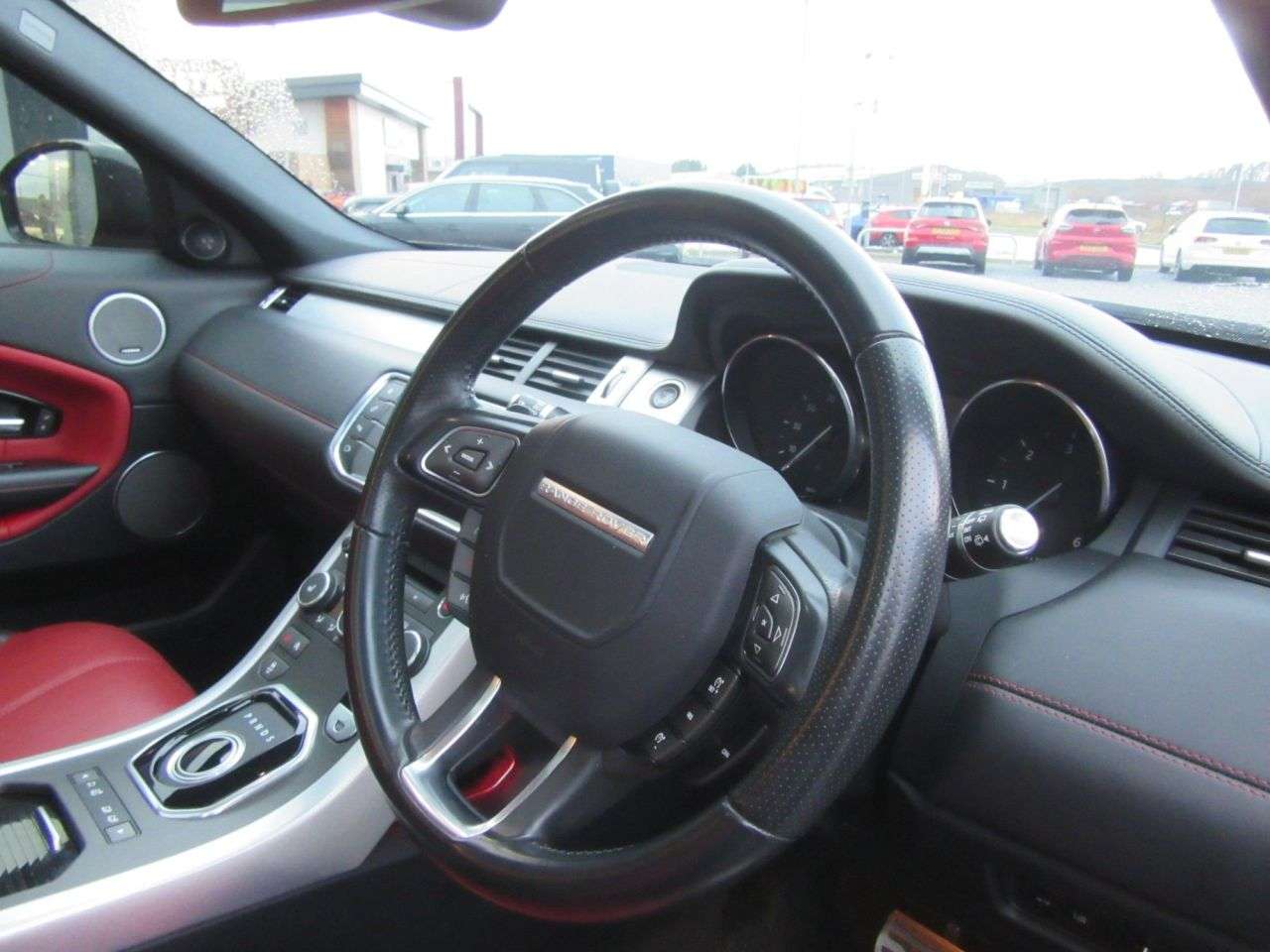 A 2019 LAND ROVER RANGE ROVER EVOQUE 2.0 TD4 HSE Dynamic SUV 5dr Diesel Auto 4WD Euro 6 (s/s) (180 ps) A 2019 LAND ROVER RANGE ROVER EVOQUE 2.0 TD4 HSE Dynamic SUV 5dr Diesel Auto 4WD Euro 6 (s/s) (180 ps)