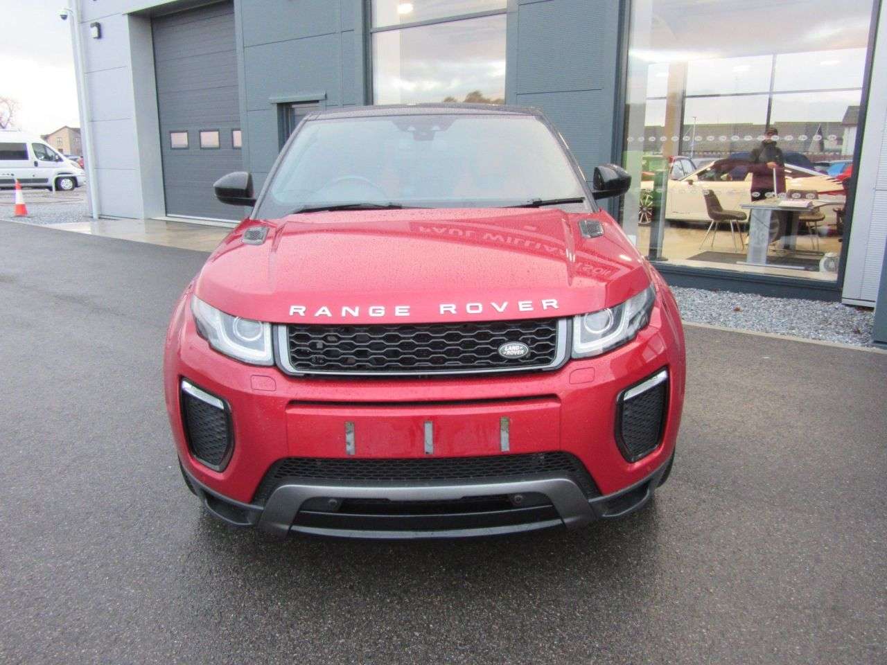 A 2019 LAND ROVER RANGE ROVER EVOQUE 2.0 TD4 HSE Dynamic SUV 5dr Diesel Auto 4WD Euro 6 (s/s) (180 ps) A 2019 LAND ROVER RANGE ROVER EVOQUE 2.0 TD4 HSE Dynamic SUV 5dr Diesel Auto 4WD Euro 6 (s/s) (180 ps)