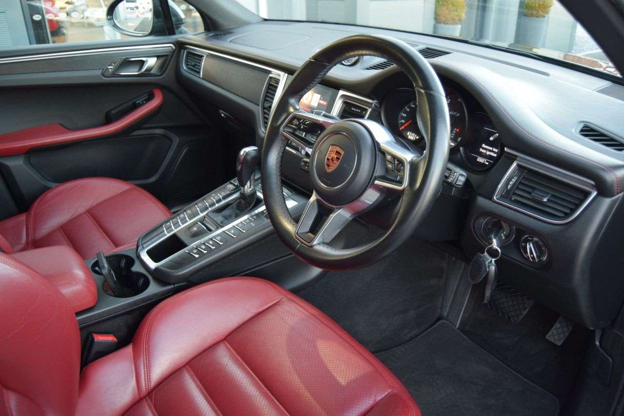 2017 PORSCHE MACAN 2017 PORSCHE MACAN