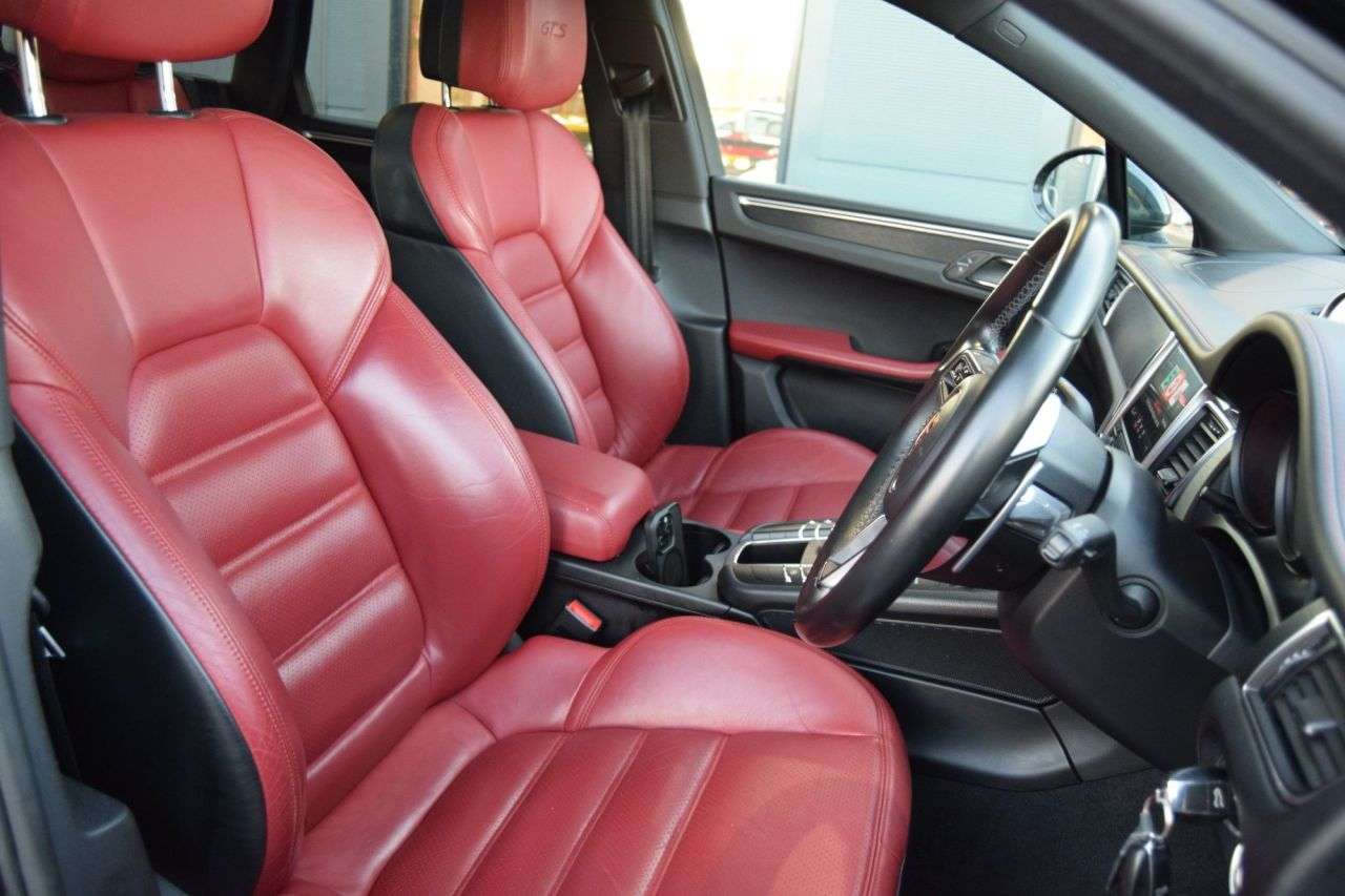 2017 PORSCHE MACAN 2017 PORSCHE MACAN