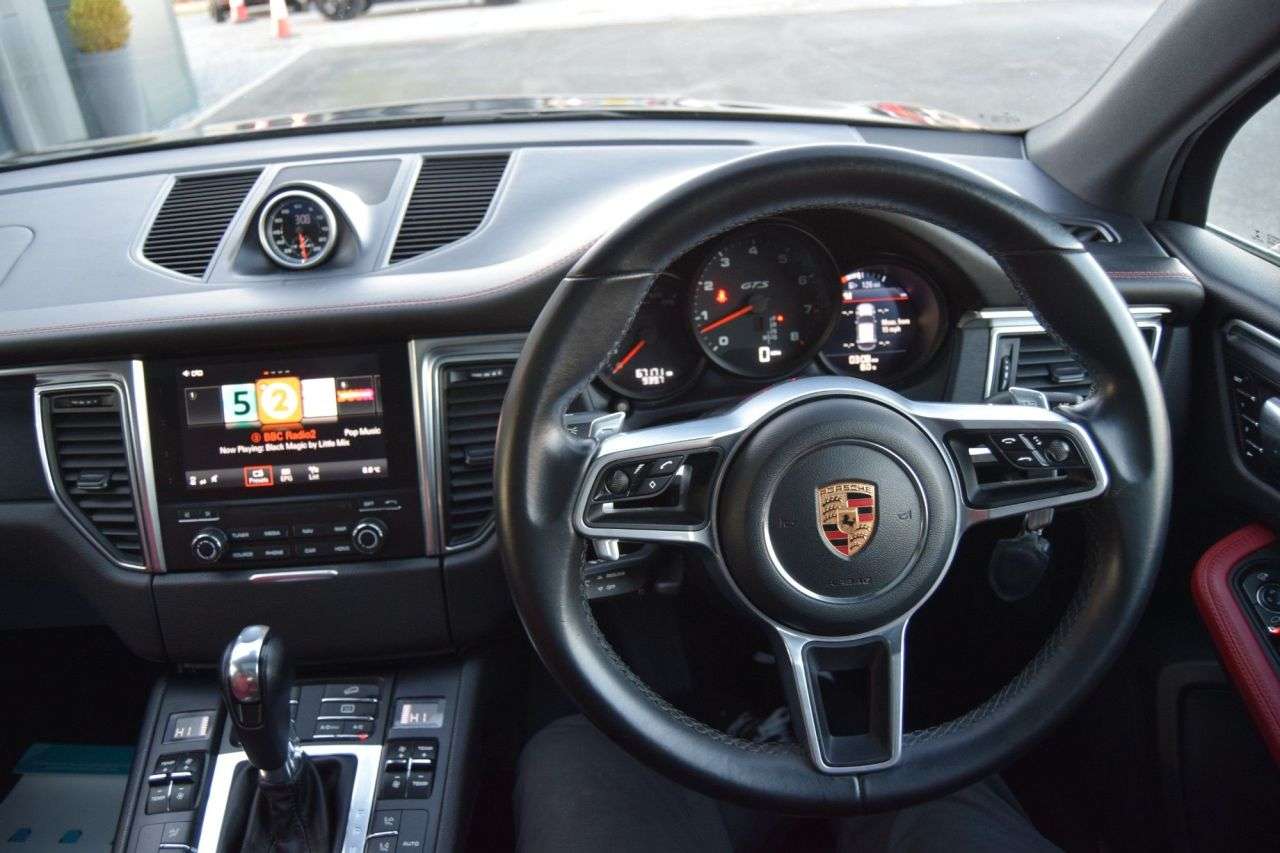 2017 PORSCHE MACAN 2017 PORSCHE MACAN